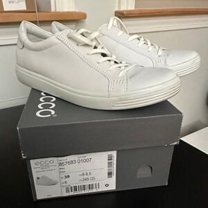 New ECCO Soft Classic Women's Leather Sneaker